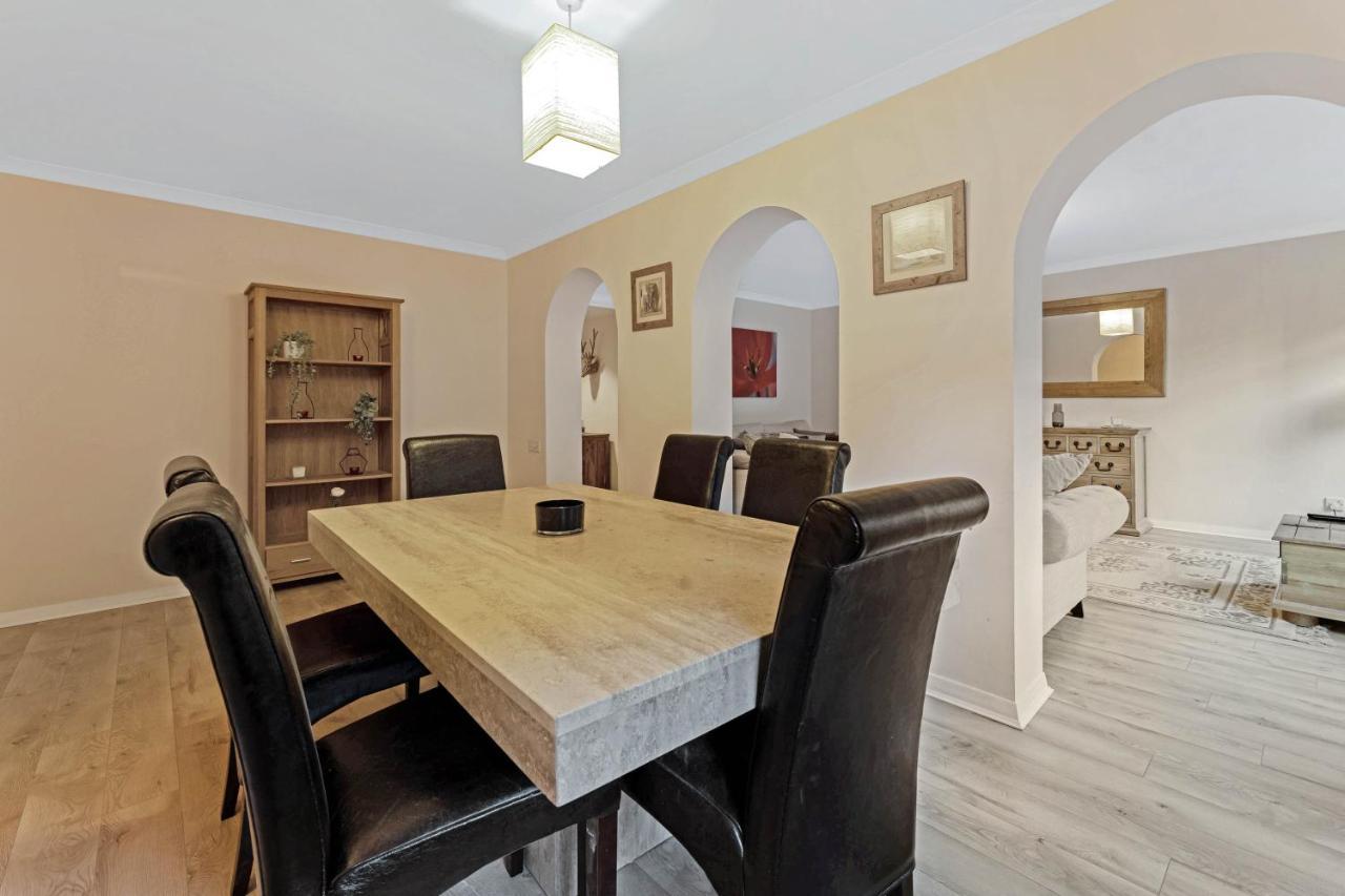 Elegant & Unique Getaway - Spacious 3 Bedroom, 2 Bathroom City Centre Apartment - Free Allocated Parking. Edynburg Zewnętrze zdjęcie