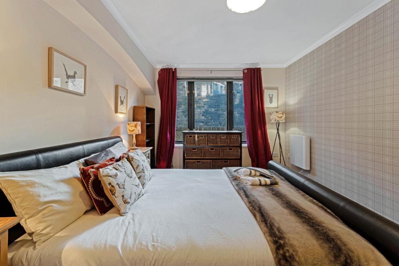Elegant & Unique Getaway - Spacious 3 Bedroom, 2 Bathroom City Centre Apartment - Free Allocated Parking. Edynburg Zewnętrze zdjęcie